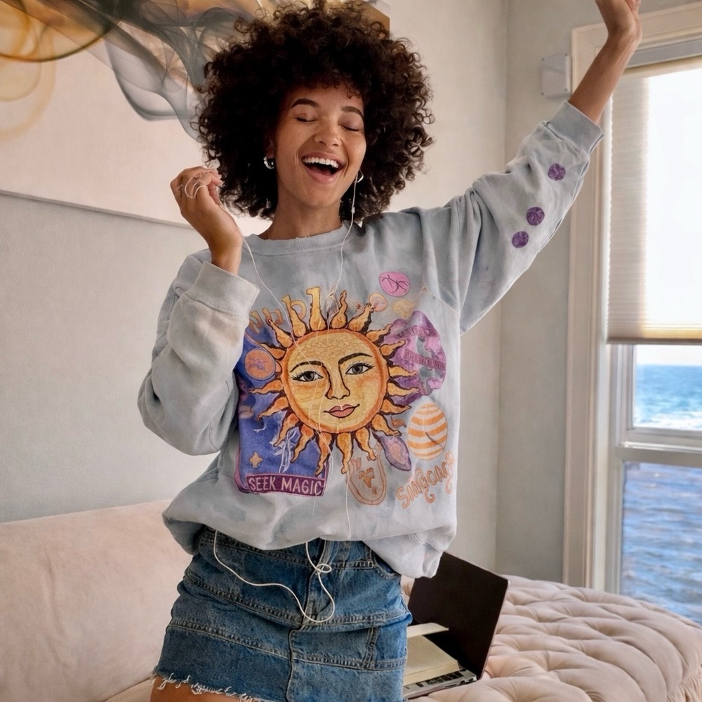 Upcycled‎ Celestial Graphic Crewneck Sweatshirt Cropped Relaxed Fit Lavender